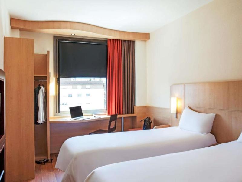 ibis Barcelona Ripollet image