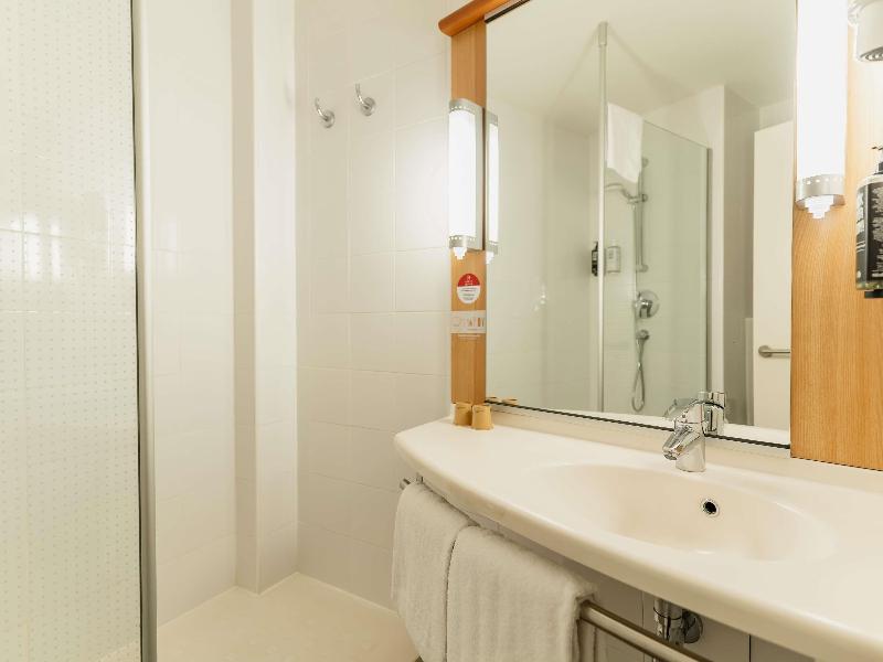 Ibis Barcelona Ripollet image