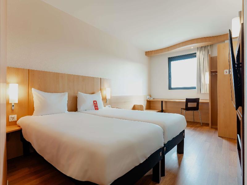 Ibis Barcelona Ripollet image
