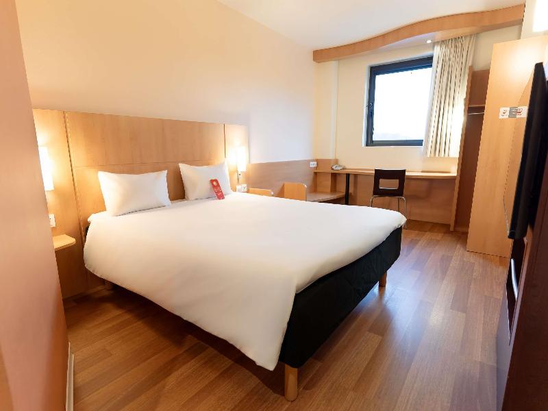 Ibis Barcelona Ripollet image