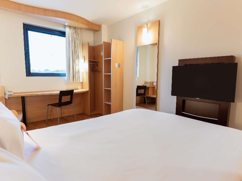 Ibis Barcelona Ripollet image