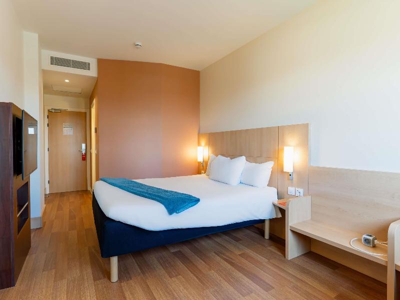 Ibis Barcelona Ripollet image