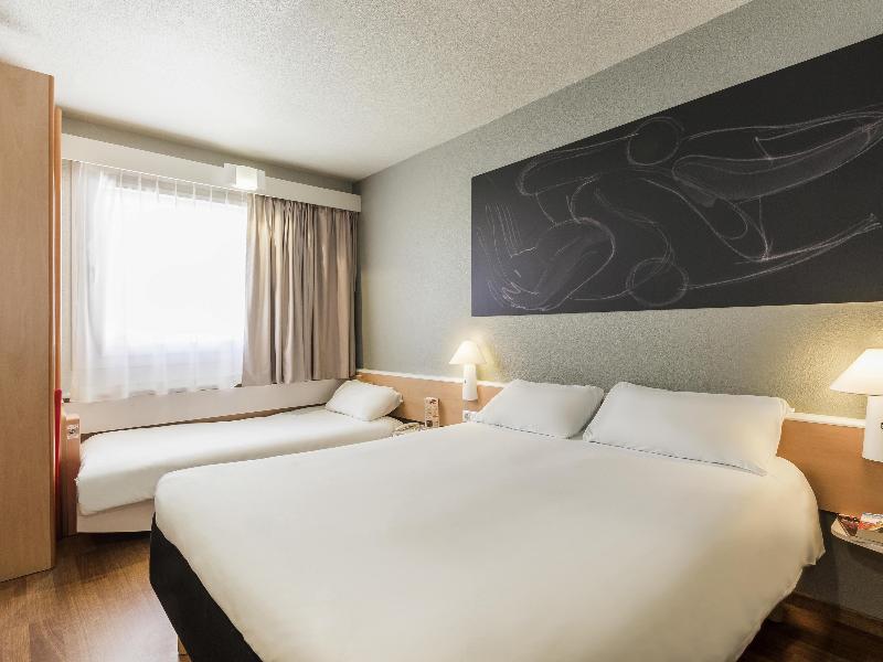 Ibis Granada image