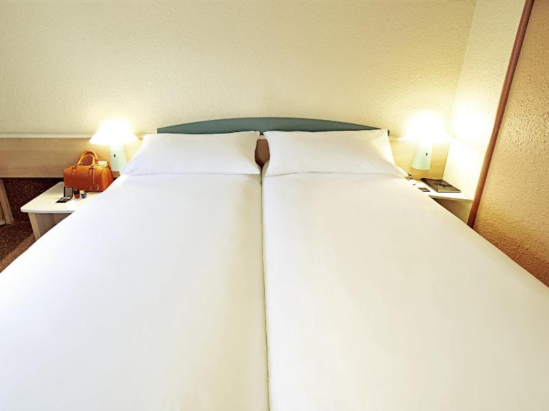 Ibis Granada image