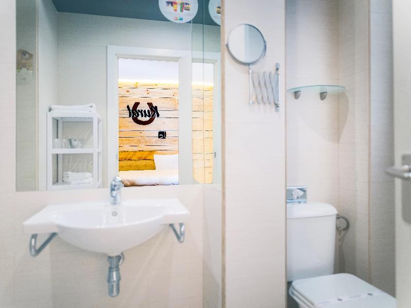 ibis Styles La Rioja Arnedo image