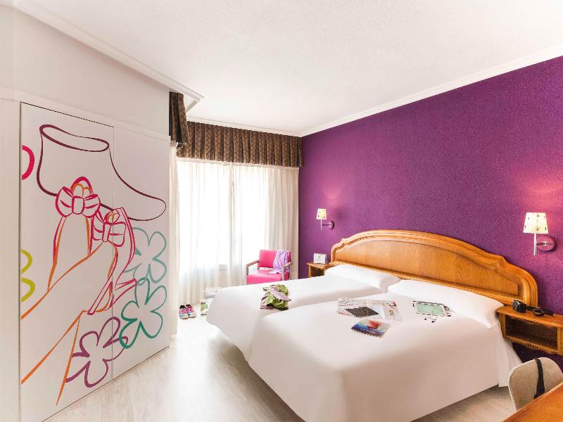 ibis Styles La Rioja Arnedo image