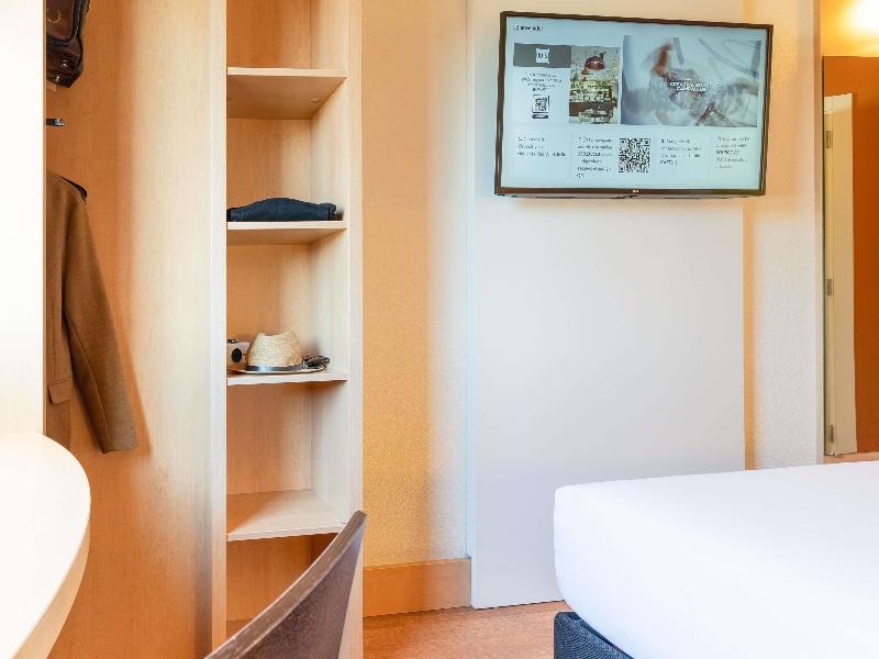 Ibis Madrid Calle Alcala image