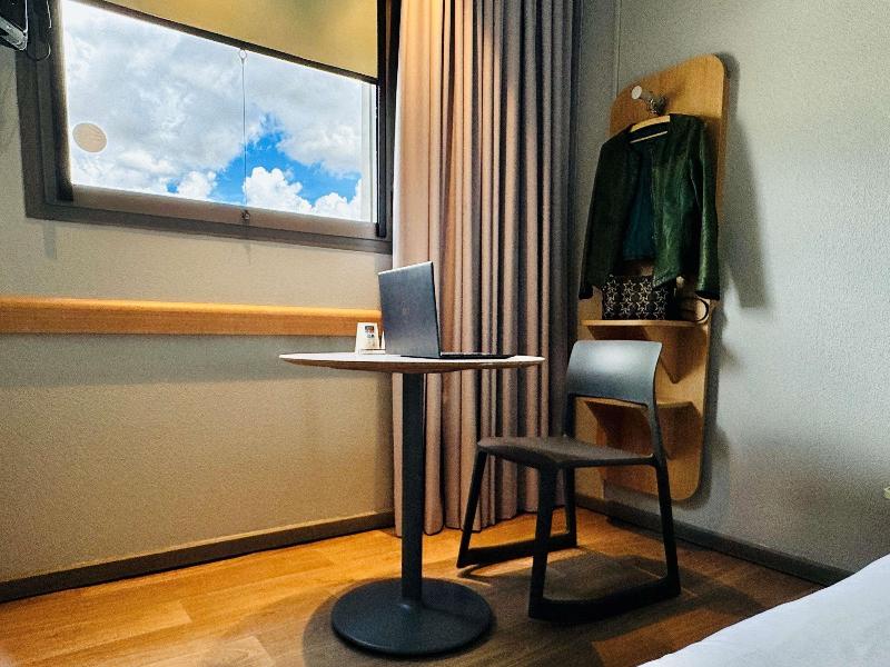 ibis budget Madrid Vallecas image