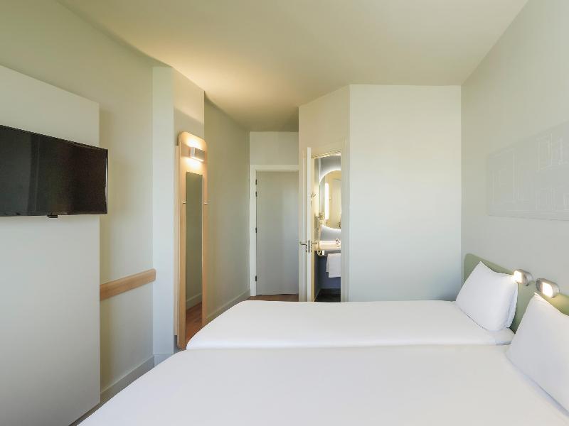 ibis budget Malaga Aeropuerto Avenida Velazquez image
