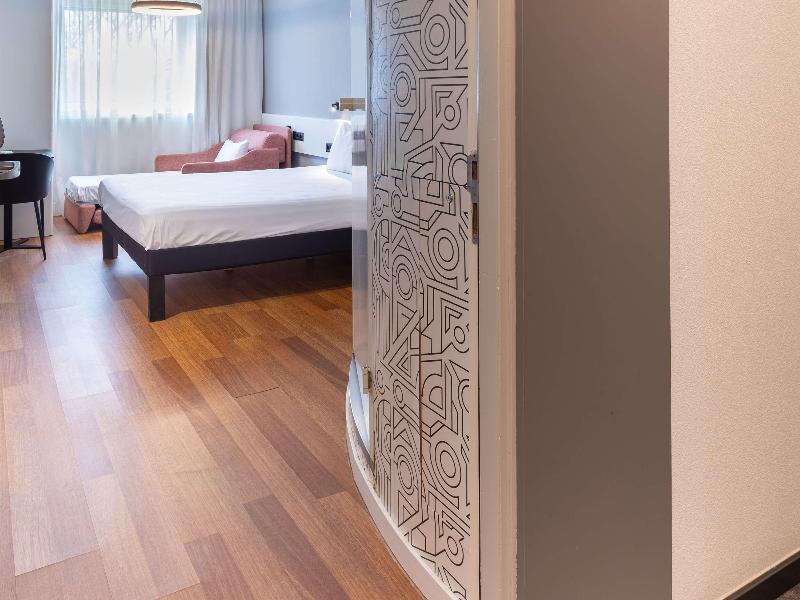 Ibis Murcia image