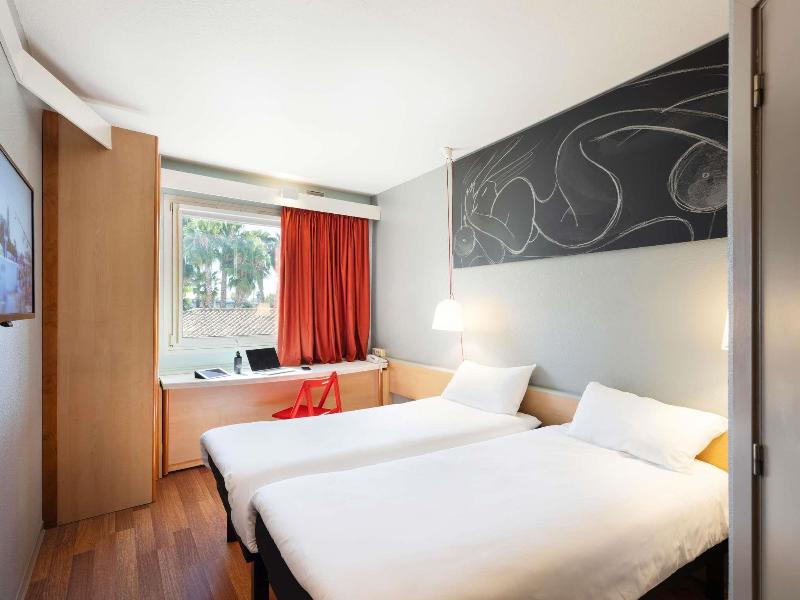 Ibis Sevilla image