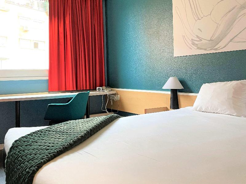 Ibis Valencia Bonaire Airport image