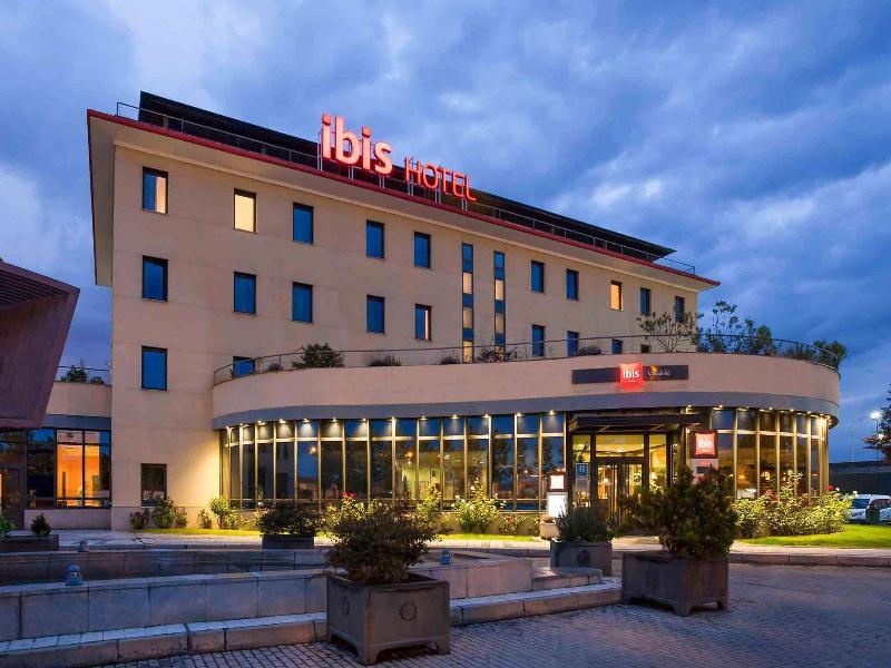 Ibis Valladolid image