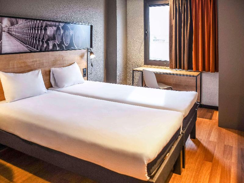 Ibis Valladolid image