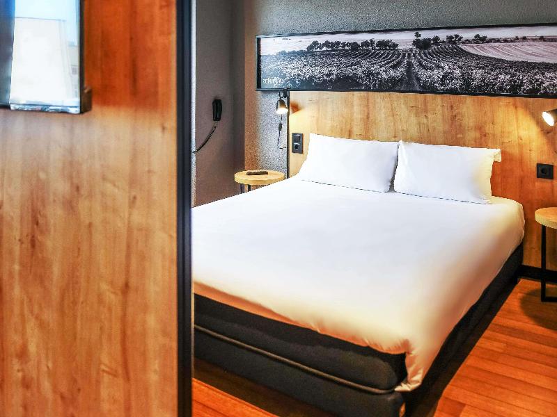 Ibis Valladolid image