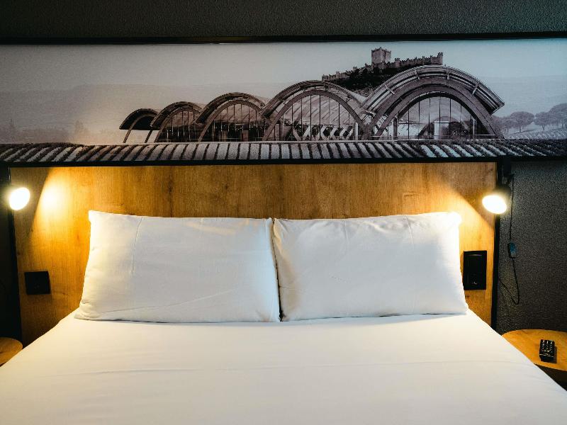 Ibis Valladolid image
