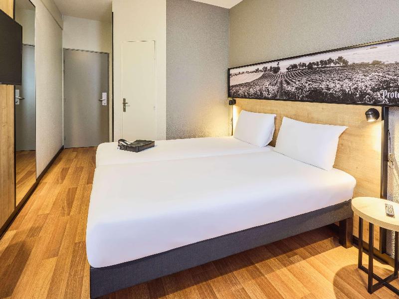 Ibis Valladolid image