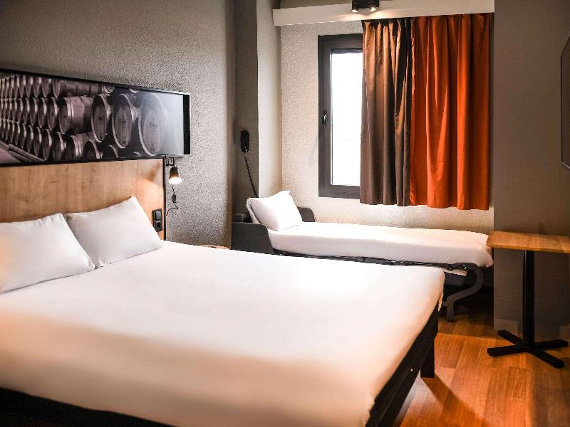 Ibis Valladolid image