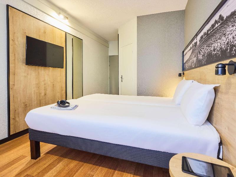 Ibis Valladolid image