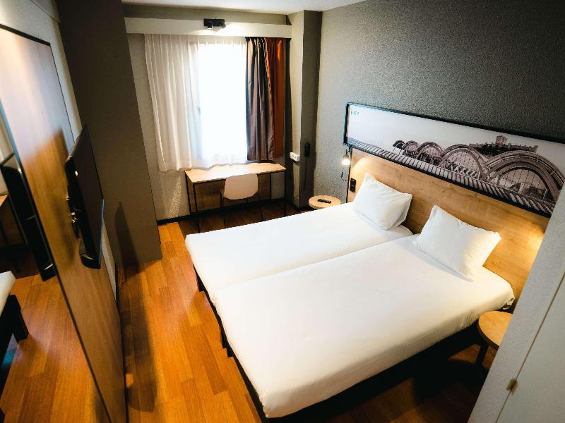 Ibis Valladolid image