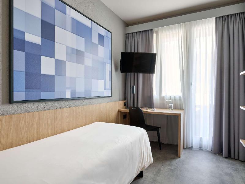ibis Chur image