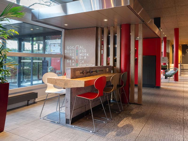 Ibis Geneve Aeroport image