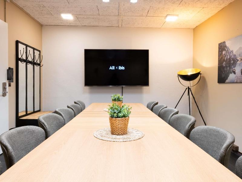 Ibis Genève Centre Nations image