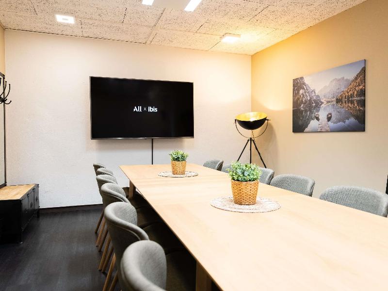 Ibis Genève Centre Nations image