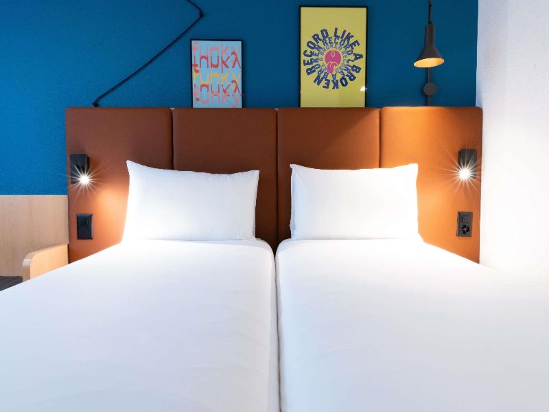 Ibis Genève Centre Nations image