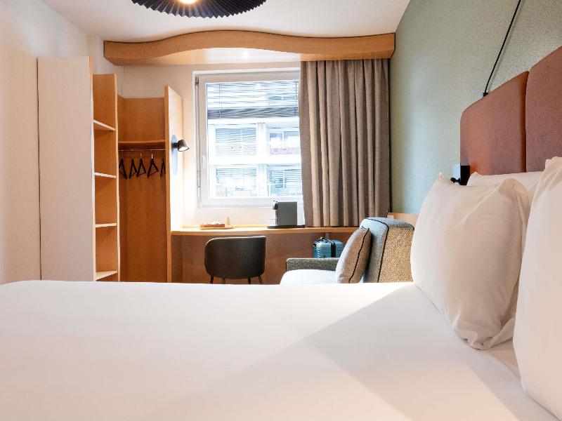 Ibis Genève Centre Nations image