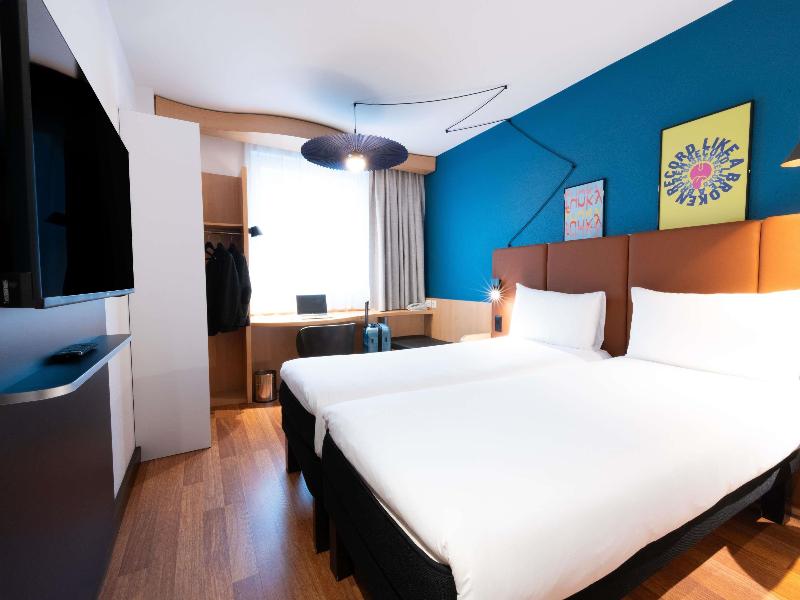 Ibis Genève Centre Nations image