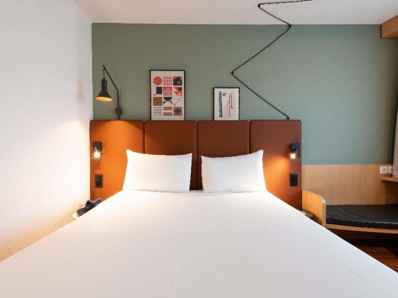 Ibis Genève Centre Nations image