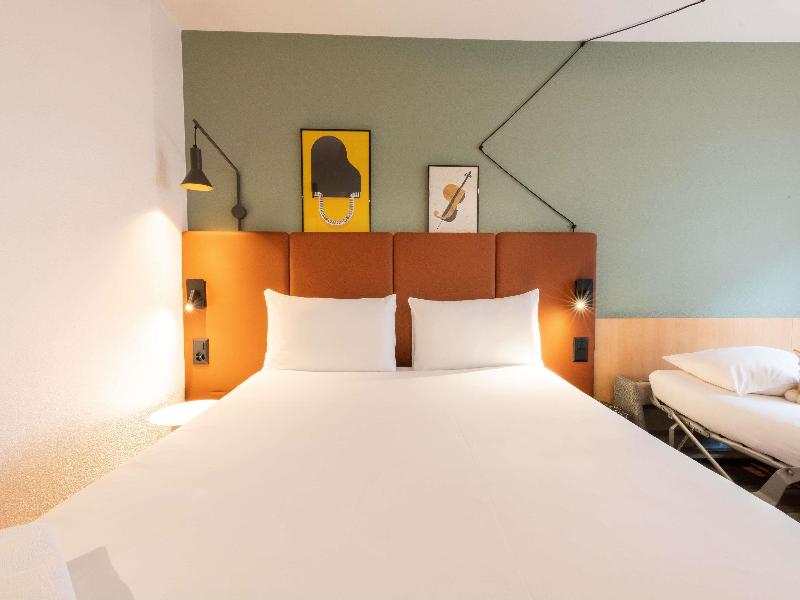 Ibis Genève Centre Nations image