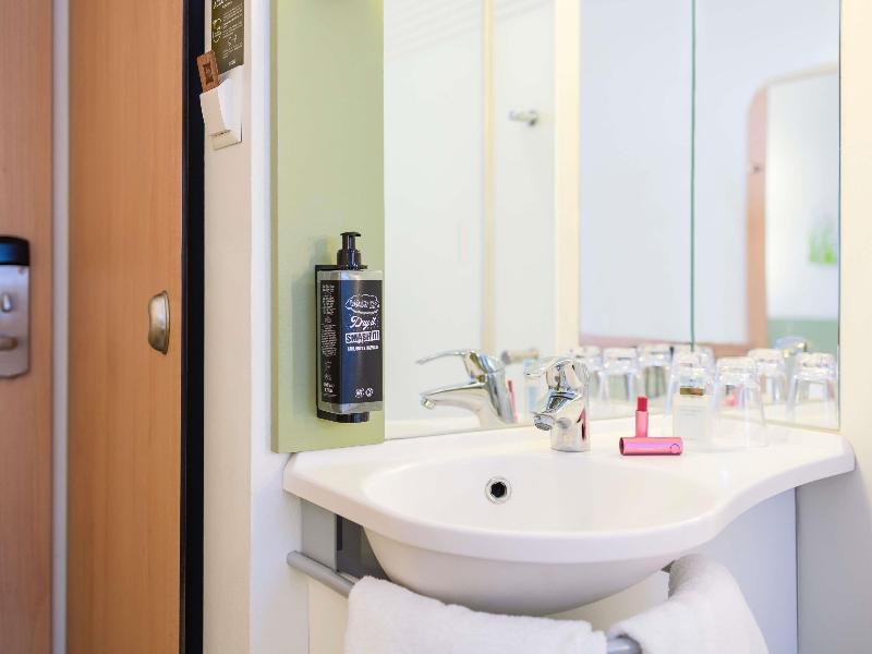 ibis budget Zurich City West image