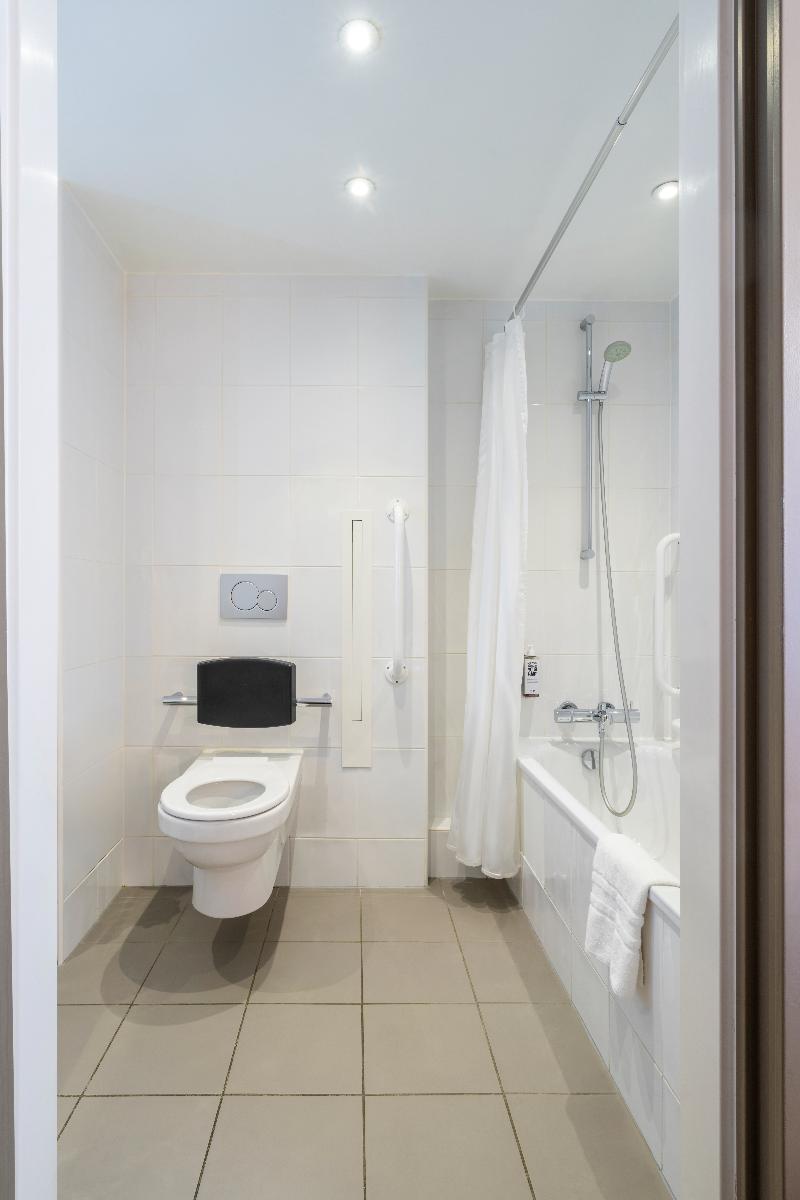 Ibis Edinburgh Royal Mile - Hunter Square image