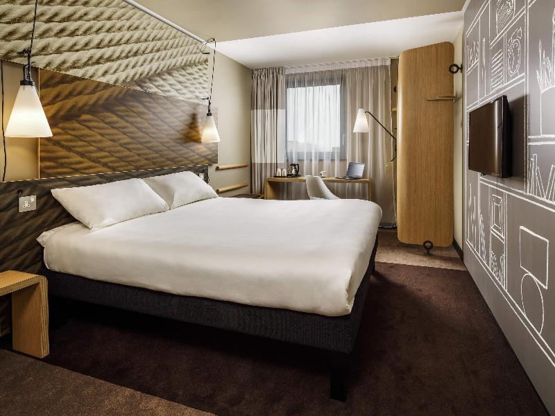 ibis Glasgow City Centre - Sauchiehall Street image