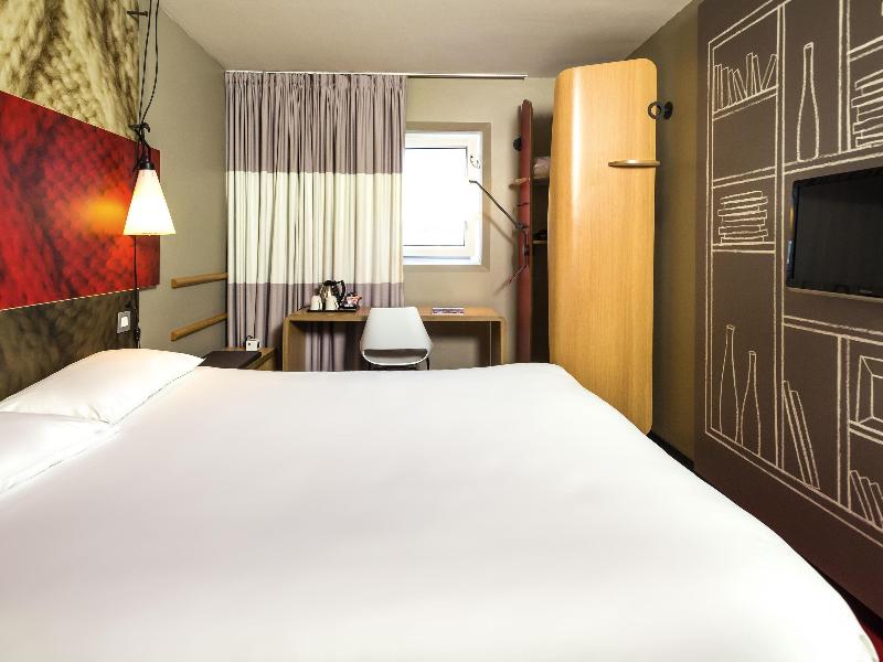 Ibis Sheffield image
