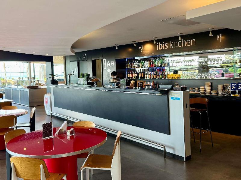 ibis Montevideo image