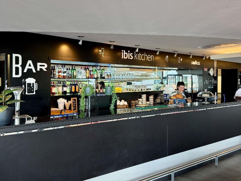 ibis Montevideo image