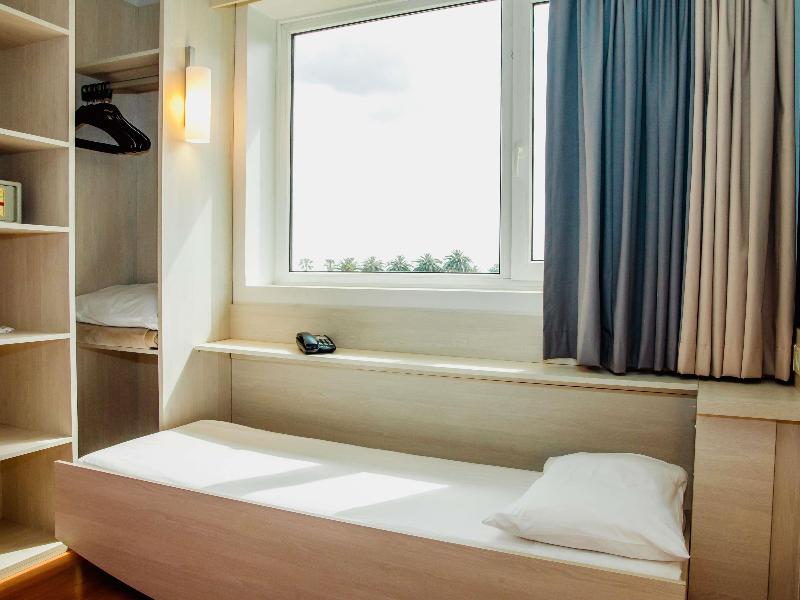 ibis Montevideo image
