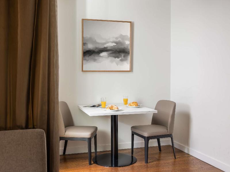 The Sebel Residences Melbourne Docklands image