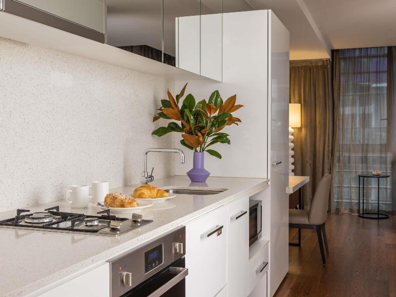 The Sebel Residences Melbourne Docklands image