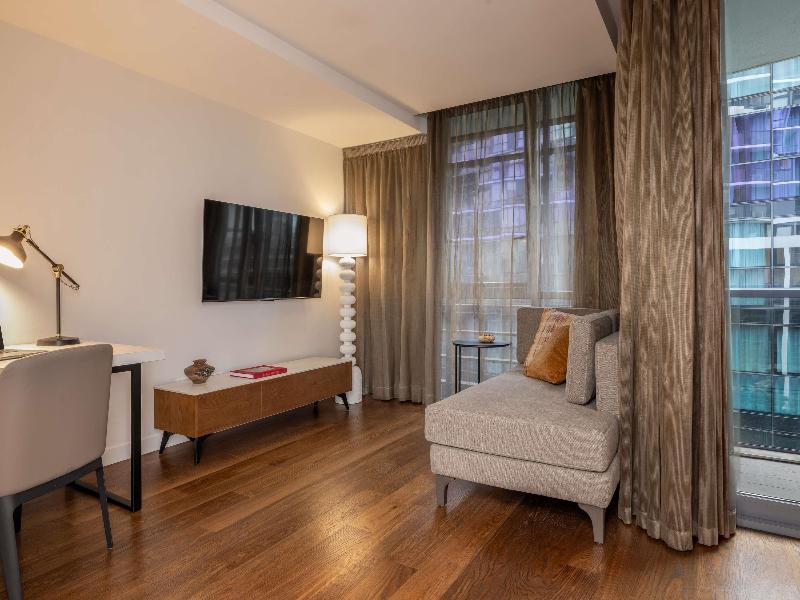 The Sebel Residences Melbourne Docklands image