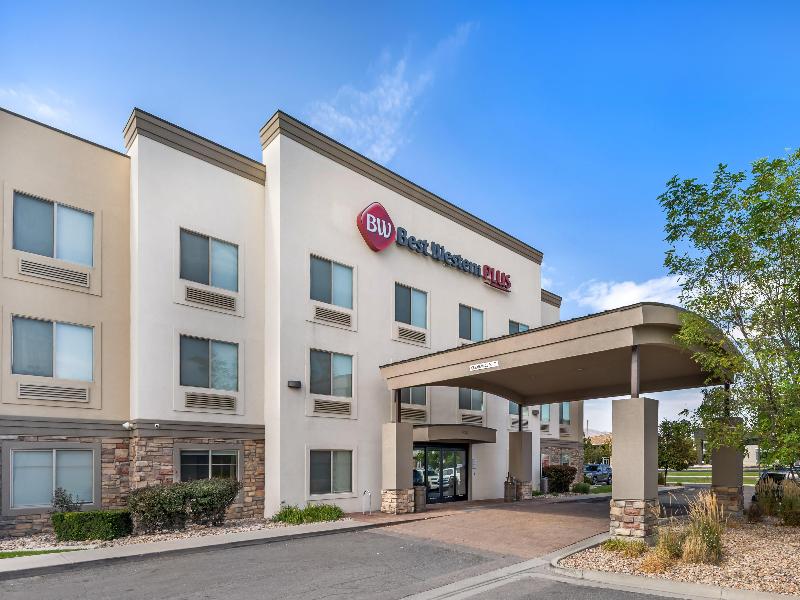 Best Western Plus Airport Inn & Suites