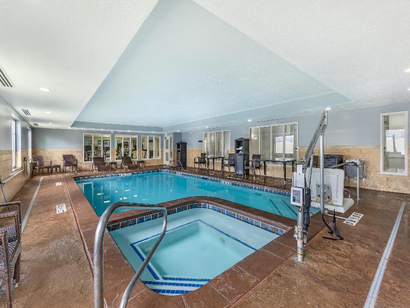 Best Western Plus Airport Inn & Suites