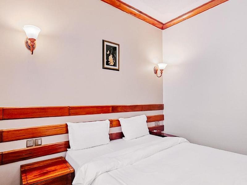 East Land Hotel image