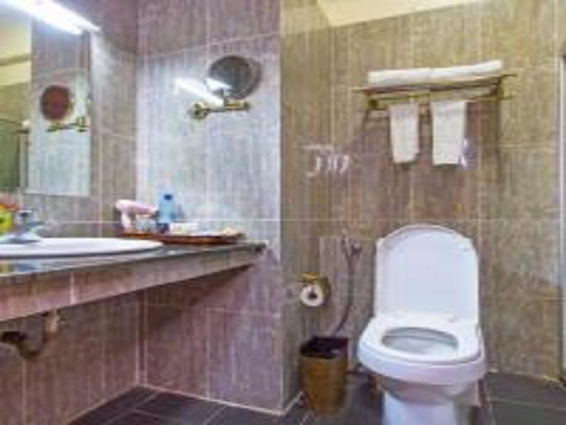 East Land Hotel image