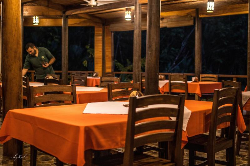 Macaw Lodge image