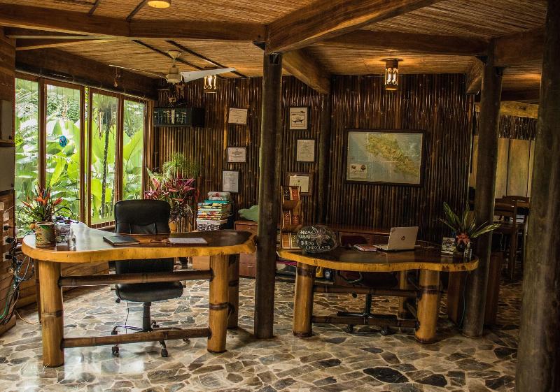 Macaw Lodge image