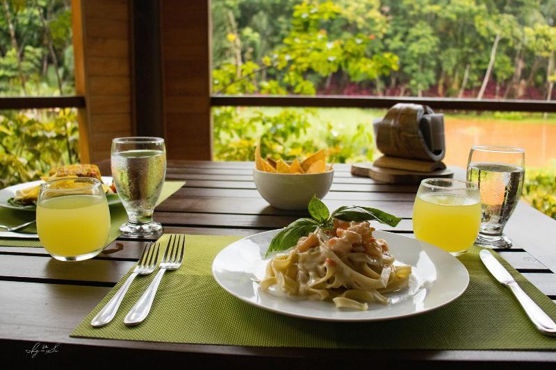 Macaw Lodge image